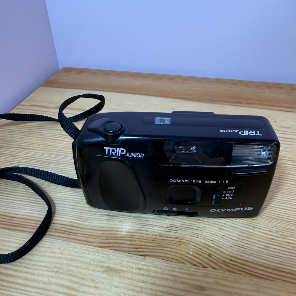 Olympus Trip Junior 35mm Point & Shoot Film Camera Untested w/ Strap